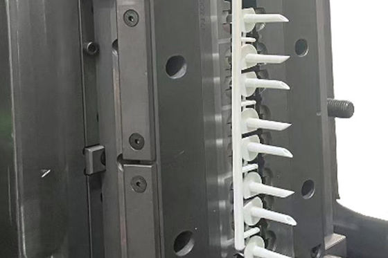 STEP Wstrzykiwacze formy medycznej z tworzyw sztucznych